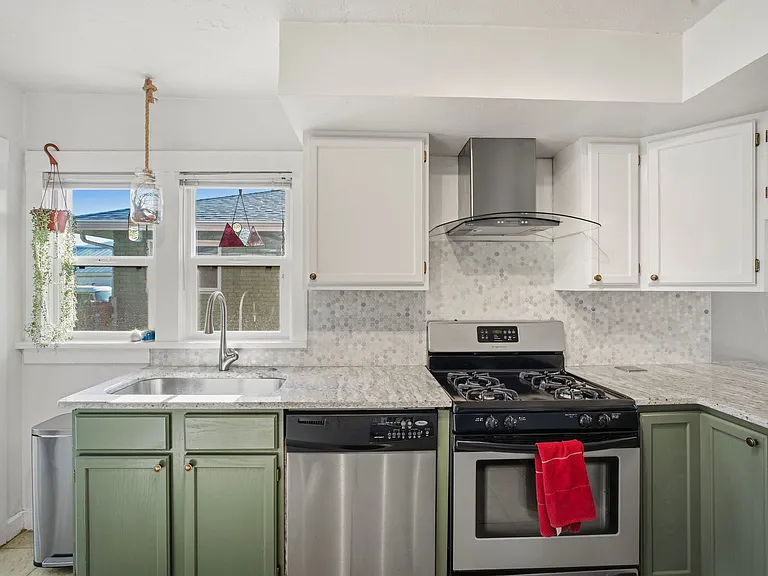 235 E Downington Ave — Photo 8