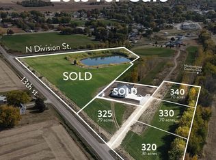 330 Yard Dr, Sumner, IA 50674