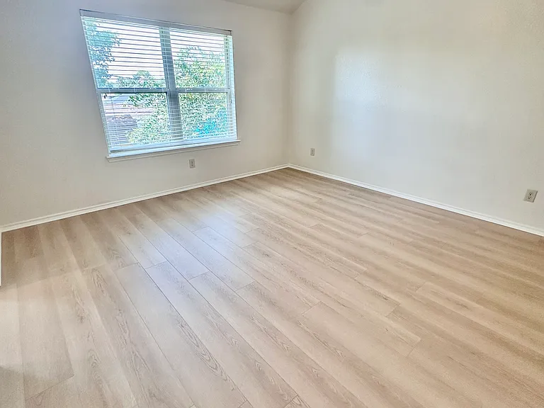 6430 Stoney Creek Dr — Photo 19