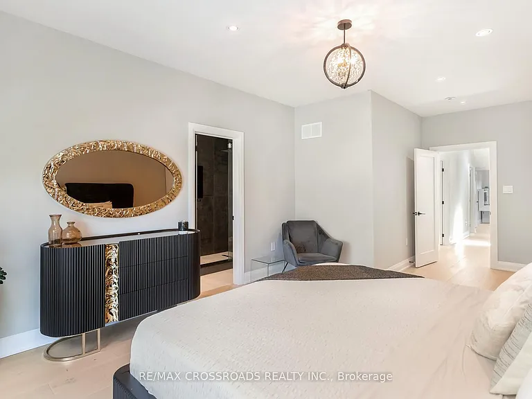10 Hamstead Ave — Photo 17