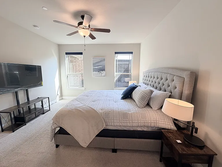 305 Tottenham Ct — Photo 36