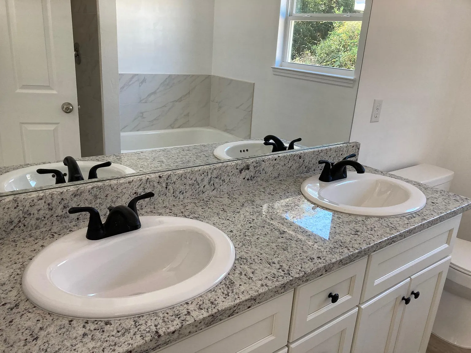3 bed, 1502 sqft, $1,900 — Photo 3