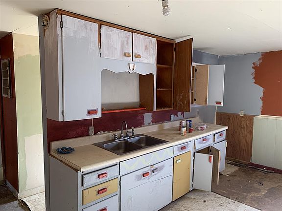 2nd image of 145 N Residence St