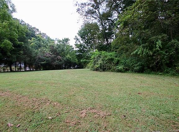 4th image of 156 Chestnut Park Dr