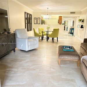 437 Lakeview Dr APT 104, Weston, FL, 33326