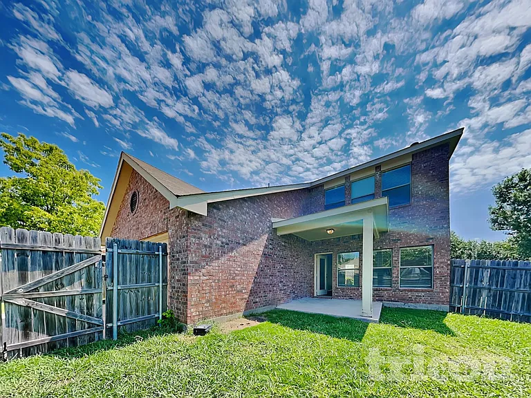 1525 Trent Dr — Photo 18
