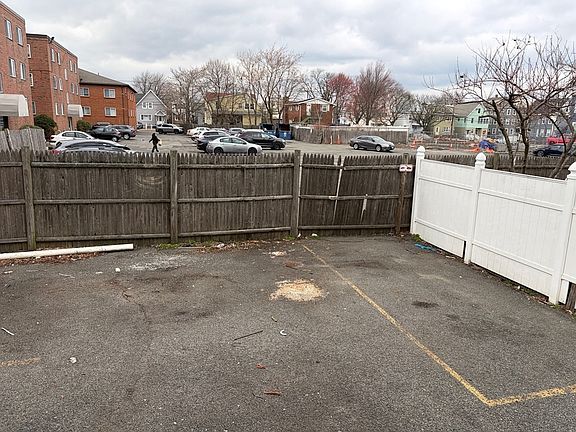 3rd image of 28 Vernal St