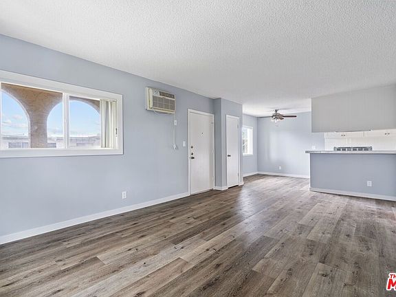 2nd image of 3541 Jasmine Ave #5