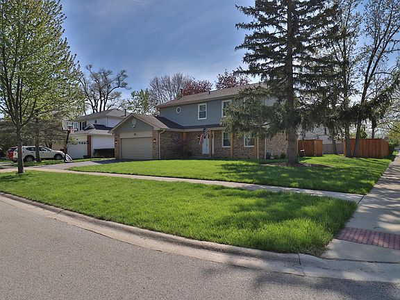 2nd image of 554 Briarwood Dr
