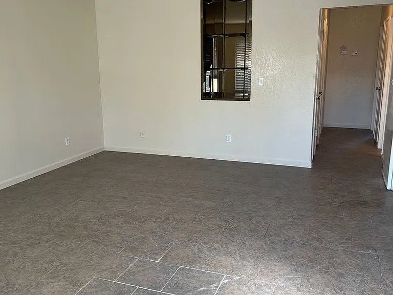 657 W Parlier Ave #126 — Photo 8