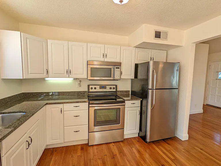 7223 Beverly St — Photo 29