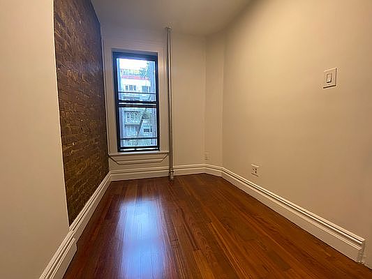 4th image of 119 E 96th St APT 7