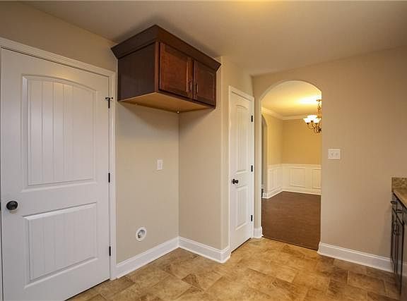 3rd image of 237 Fox Xing Lot 237