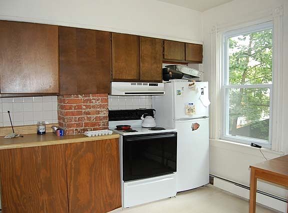 3rd image of 20 Medway St APT 12
