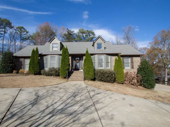 303 Bradford Cir, Trussville, AL 35173