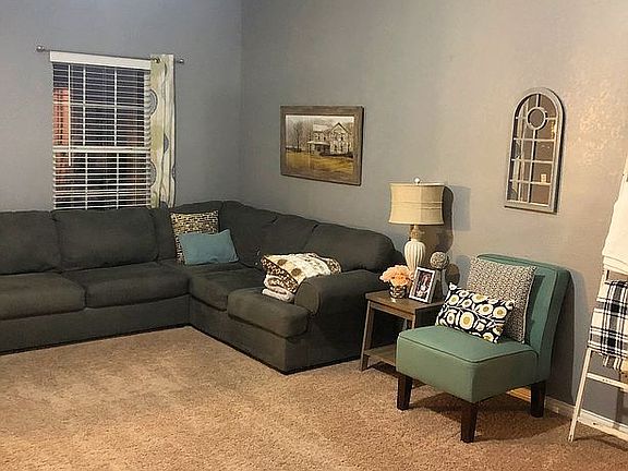5th image of 524 Camden Cir