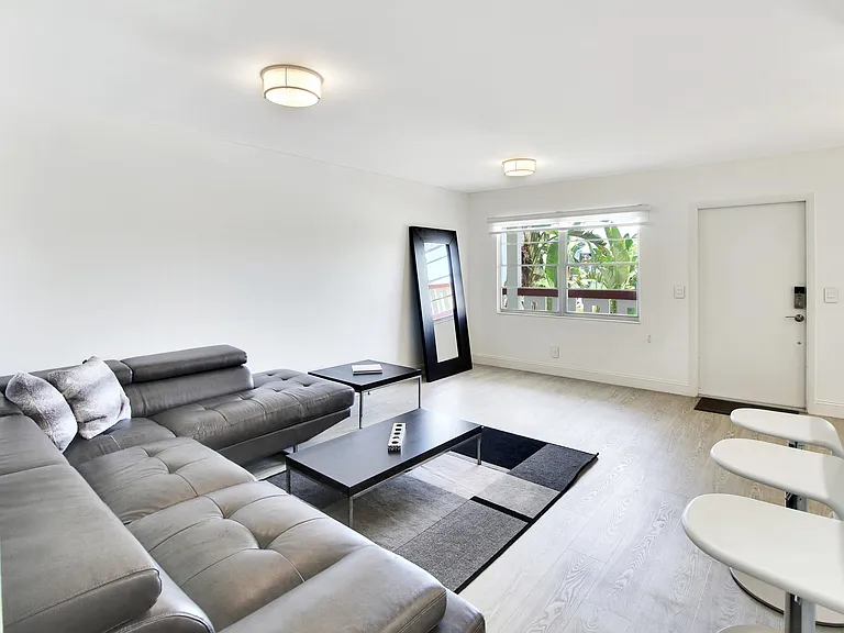 17 Fanshaw Way #A — Photo 3