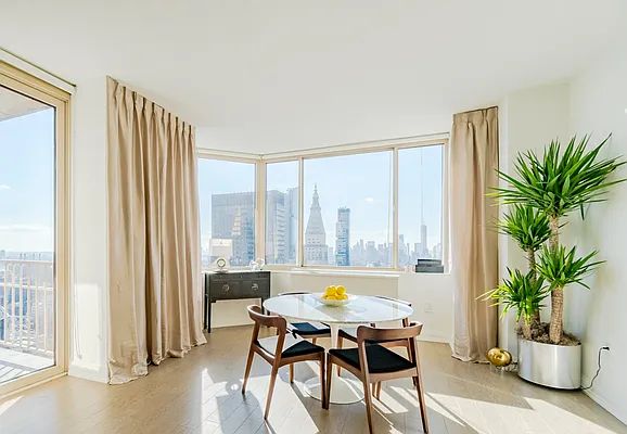 Rented by Greystar | media 2