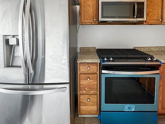4th image of 5801 Quantrell Ave APT 404