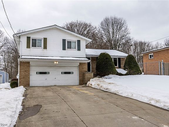 4th image of 2360 Savoy Ave