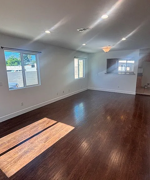 11241 Emelita St #TOP FLOOR — Photo 3
