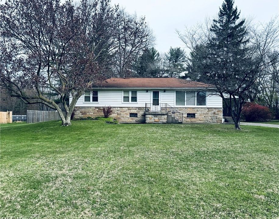 1st image of 554 Thomas Ln