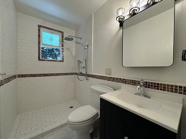2022 Dawson Ave #2024 — Photo 8