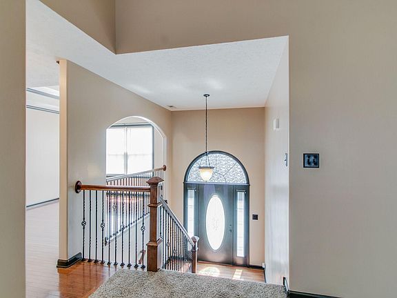 5th image of 1601 Apache Way