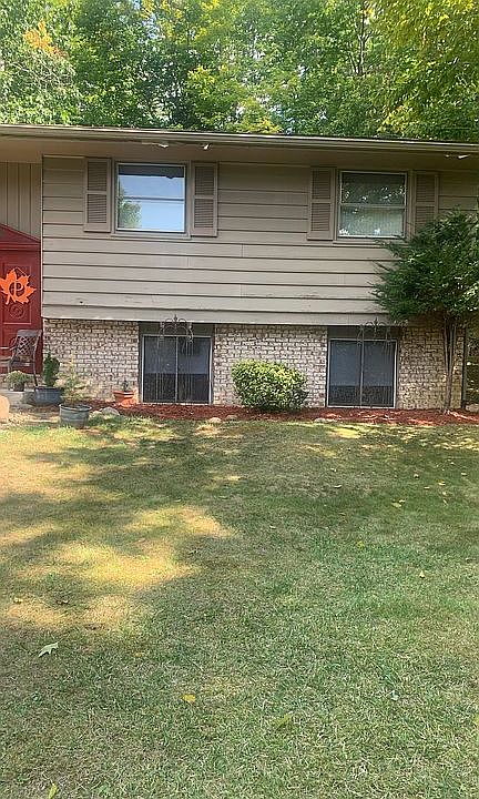 2nd image of 307 Lake Dr