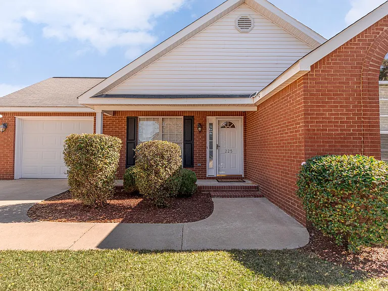 225 Stirling Bridge Dr — Photo 46