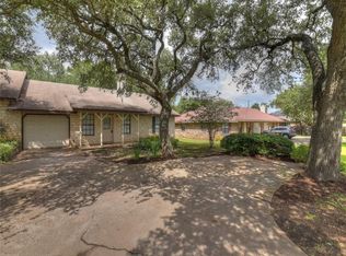 511 Algerita Dr #B, Georgetown, TX 78628