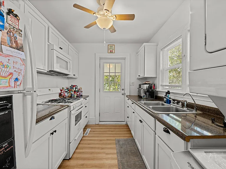 607 Watson Ave — Photo 19