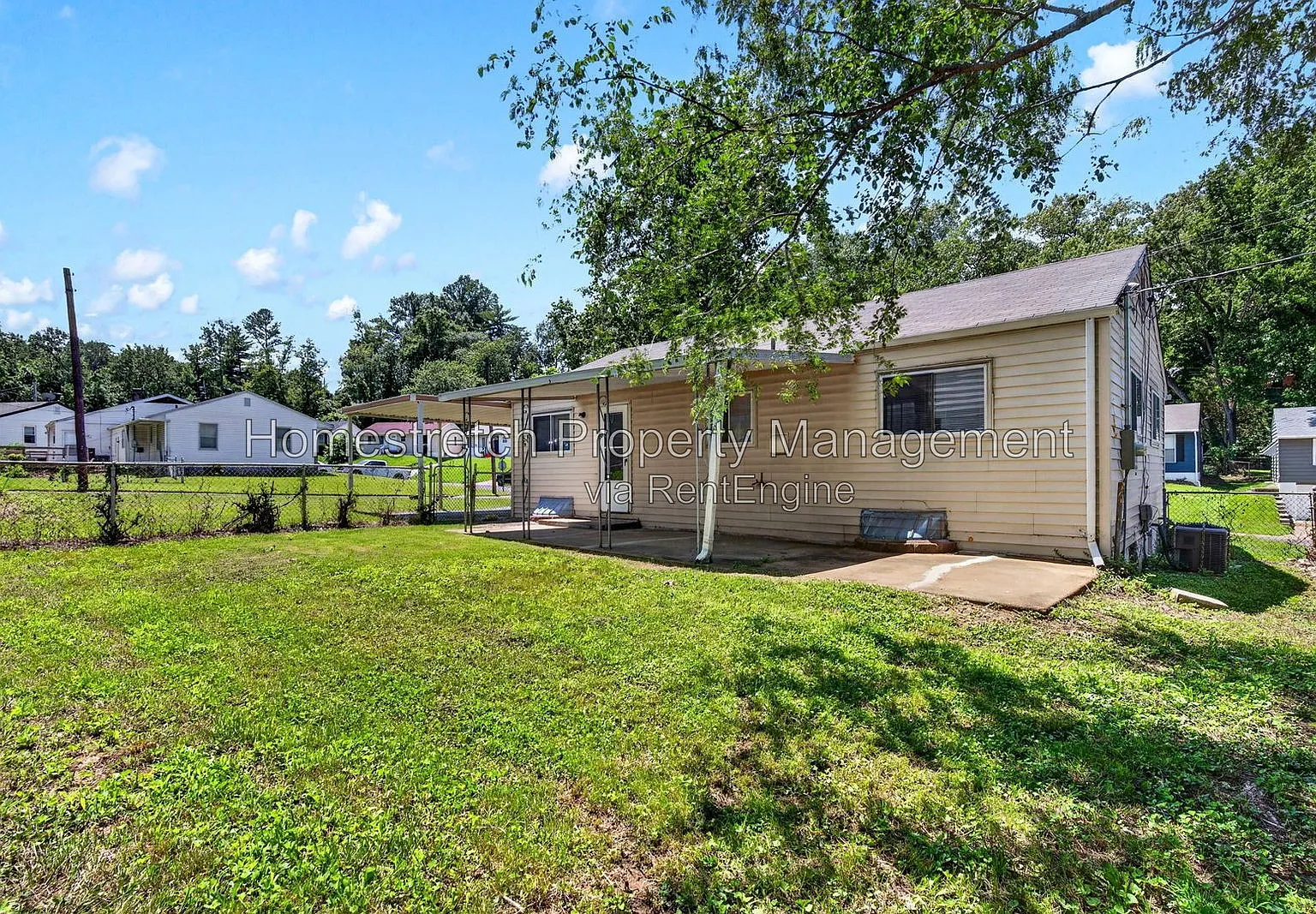 3 bed, 1.0 bath, 888 sqft, $1,395 — Photo 2