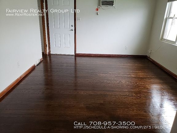 4th image of 457 Greenbay Ave #2