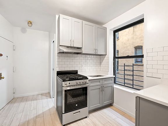2nd image of 424 E 116th St #8