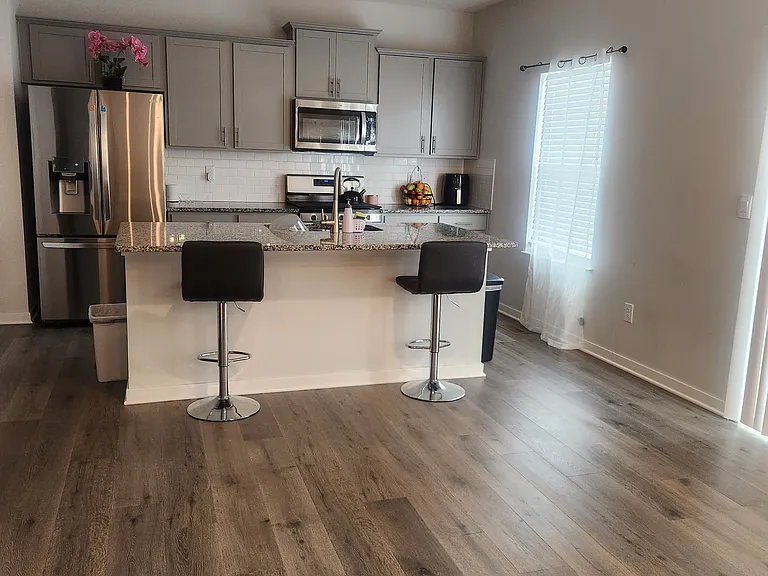 225 Sterndale Dr — Photo 8