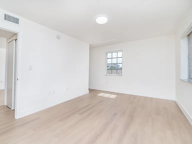 222 Madeira Ave #21 — Photo 15