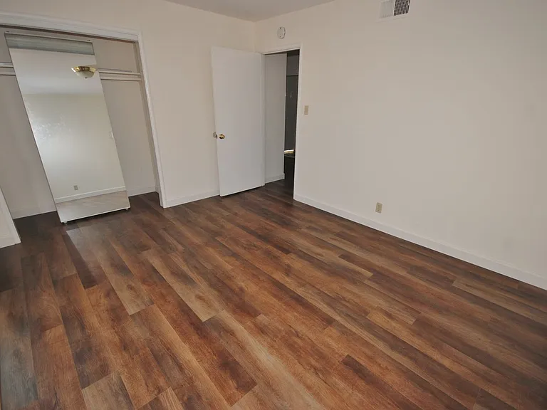 516 E. Hillsdale Ct. — Photo 14