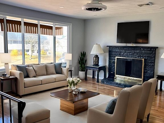 2nd image of 204 Rogers Dr