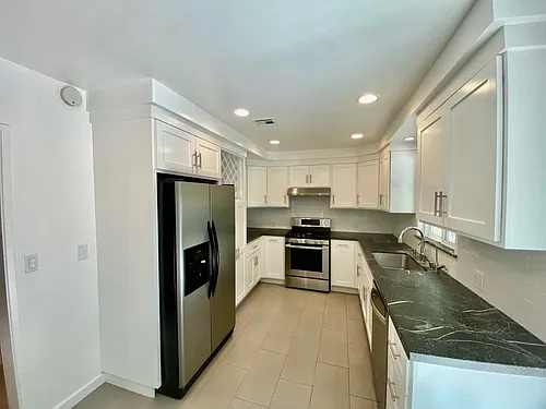 3720 Ventura Canyon Ave — Photo 12
