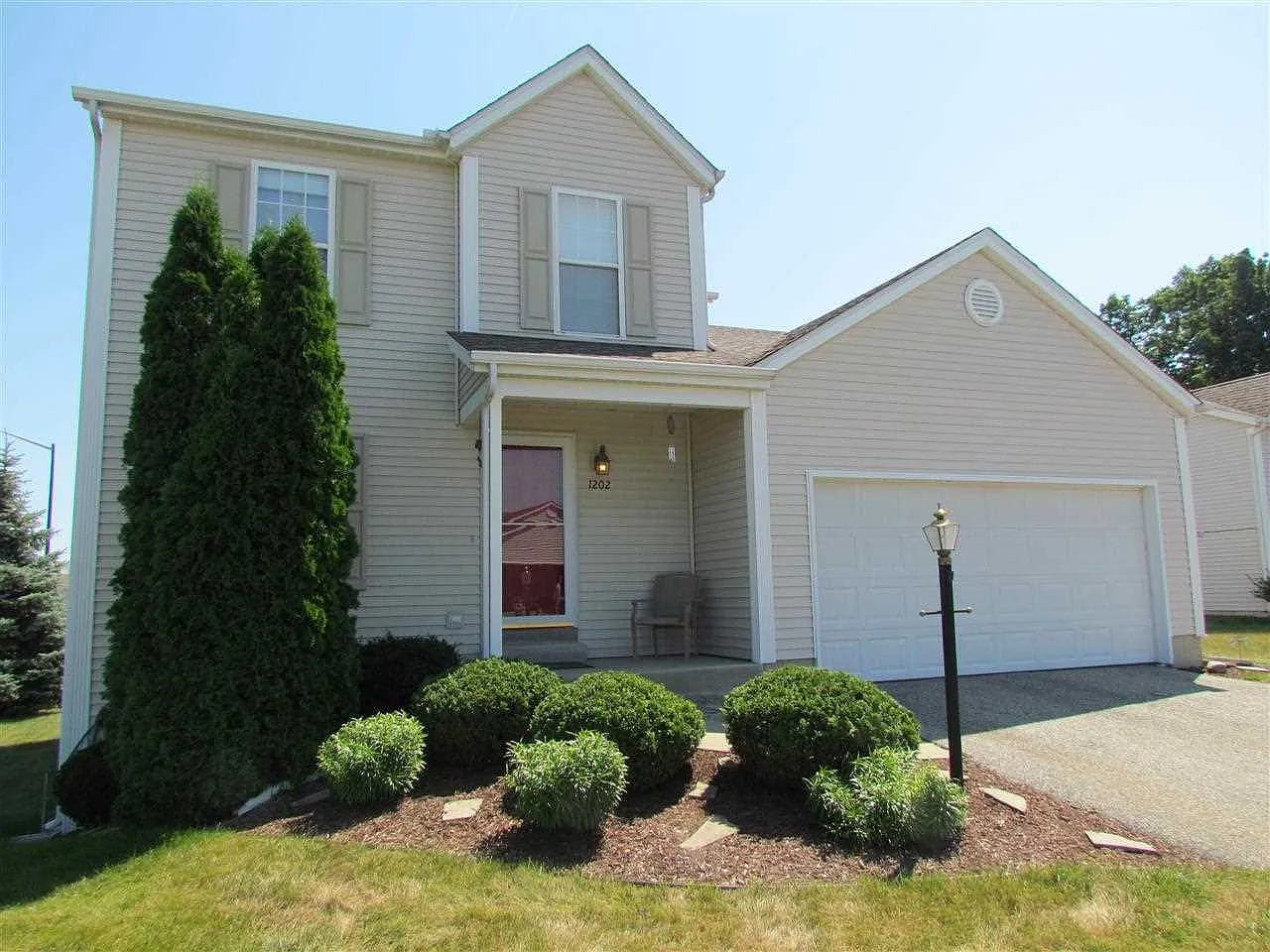 1202 Far Pond Cir photo 1
