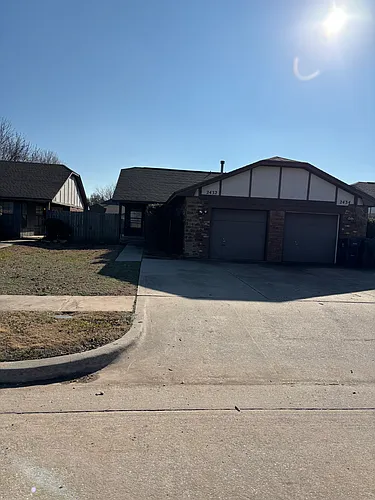 2436 SW 90th Pl Photo 1