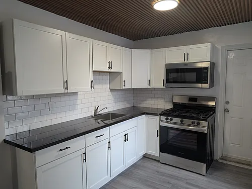 6439 Shetland St Photo 1