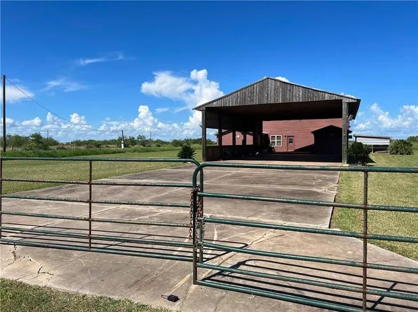 3742 County Road 1177, Portland, TX 78374