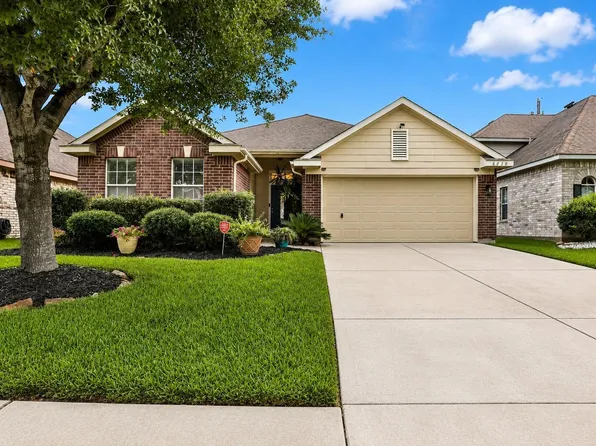6030 Sandy Creek Dr, Baytown, TX 77523