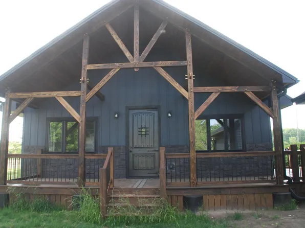 305 Jones St, Fayette, IA 52142