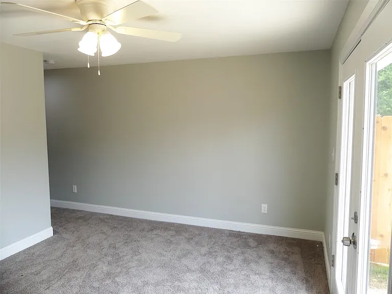 608 E College St #608 — Photo 9