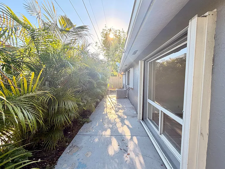 630 NE 19th Ave — Photo 19
