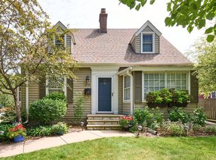 678 Sue Pl, Saint Paul, MN 55116