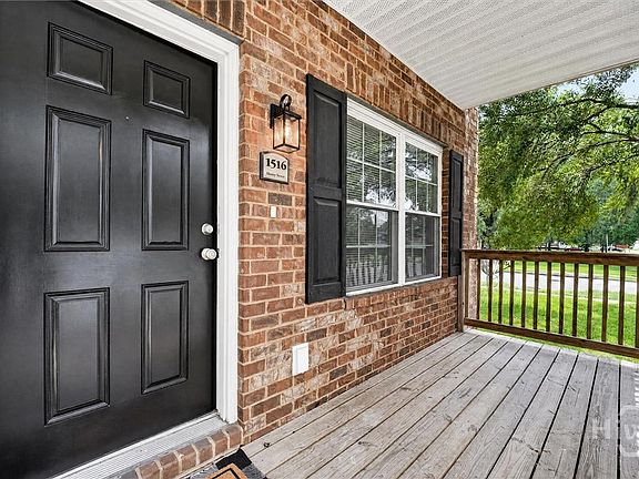 4th image of 1516 E Henry Street